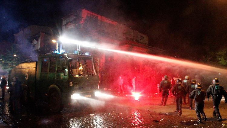 Wasserwerfer kamen im Hamburger Schanzenviertel zum Einsatz.