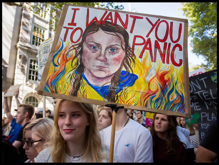 5503f7f8e379cabf9fddf8ae38d3c947