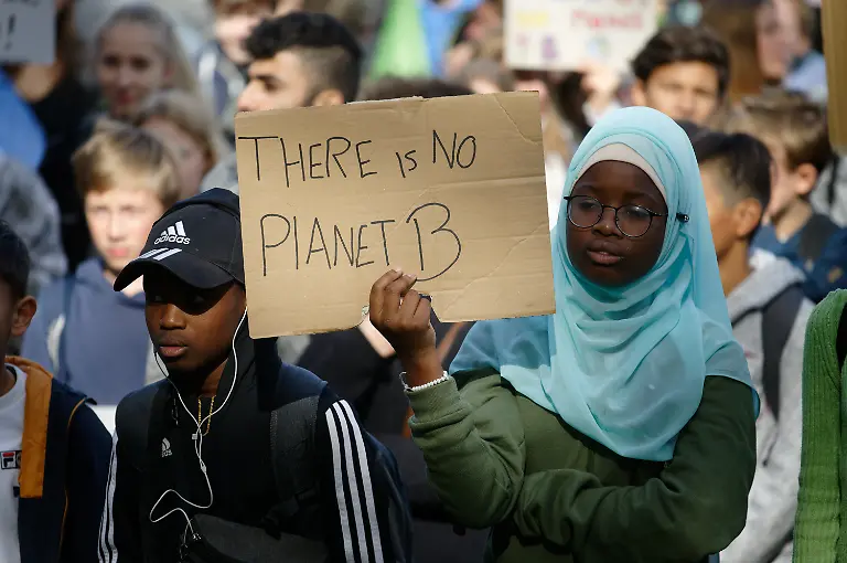 5ca9e3822dca86c553722ba843f04961