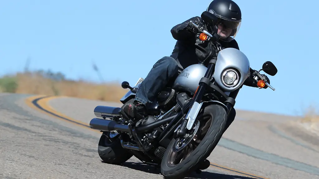 Harley-Davidson-Low-Rider-S-1