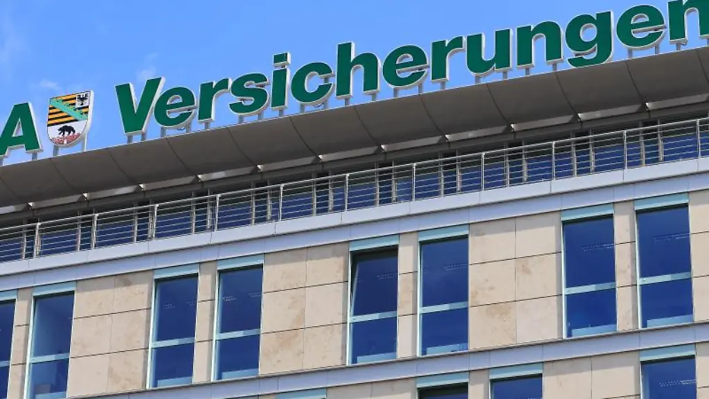 Schriftzug-und-Logo-des-Versicherungsunternehmens-Oeffentliche-Versicherungen-Sachsen-Anhalt