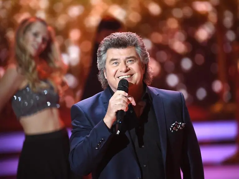 Der-Saenger-Andy-Borg-singt-bei-der-ZDF-Show-Willkommen-bei-Carmen-Nebel