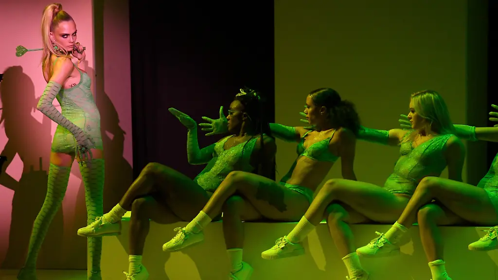 APV-Savage-X-Fenty-Getty-Images-for-Savage-X-Fenty-Show-Presented-by-Amazon-Prime-Video