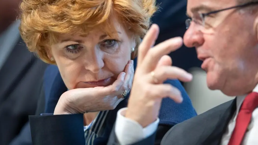 Barbara-Havliza-l-CDU-niedersaechsische-Justizministerin-und-Boris-Pistorius-SPD-Niedersachsens-Innenminister