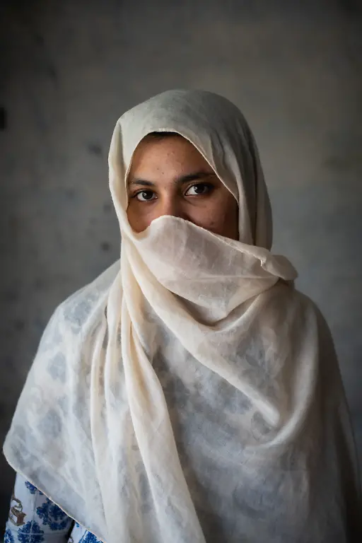 Saba-18-My-mom-told-me-to-use-cloth-during-my-periods-I-cannot-afford-to-use-sanitary-pads-Islamabad-Pakistan-August-2018