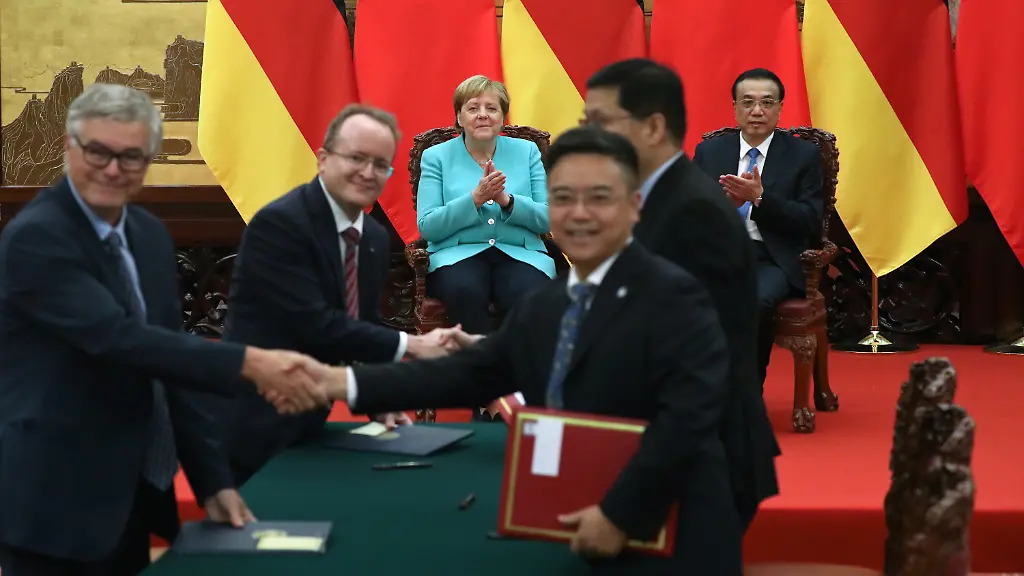 025acfd02fd7141d2101eb0a6a0c8056