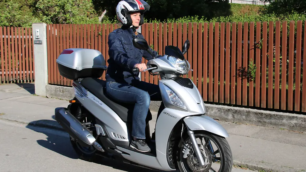 Kymco-People-GT300i-3