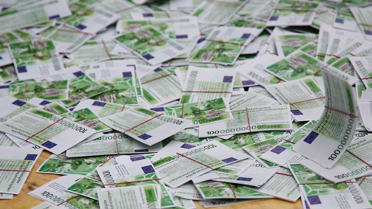 Das Geld liegt noch nicht auf der Straße, aber die Finanzsituation der Länder verbessert sich leicht.