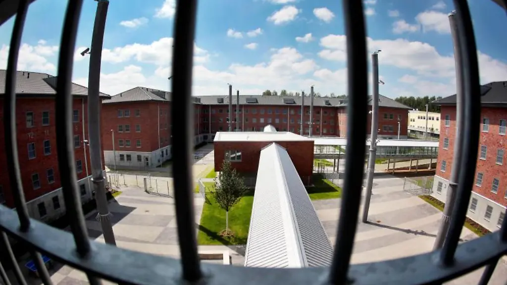 Nach-Twitter-Bildern-vom-Knast-Essen-sieht-die-Justizverwaltung-nur-geringe-Chancen-dagegen-vorzugehen-Foto-O