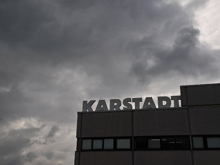 Seit dem Verkauf der Karstadt-Immobilien muss die Warenhauskette Miete zahlen - eigentlich.