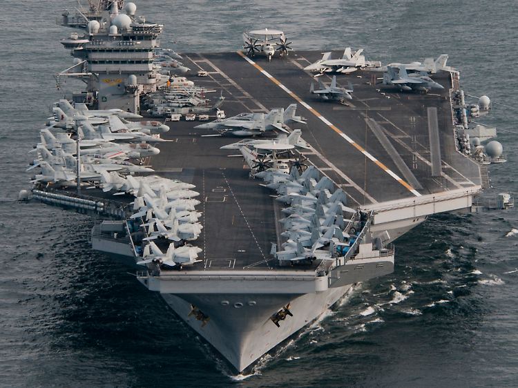 Wartete im Golf auf Nachrichten aus Abbottabad - und transportierte die Leiche Bin Ladens schließlich aufs offene Meer: der US-Träger "USS Carl Vinson"