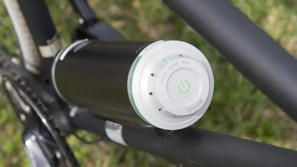Ein-Fahrrad-Akku-der-Pendix-GmbH-ist-an-einem-Fahrrad-montiert