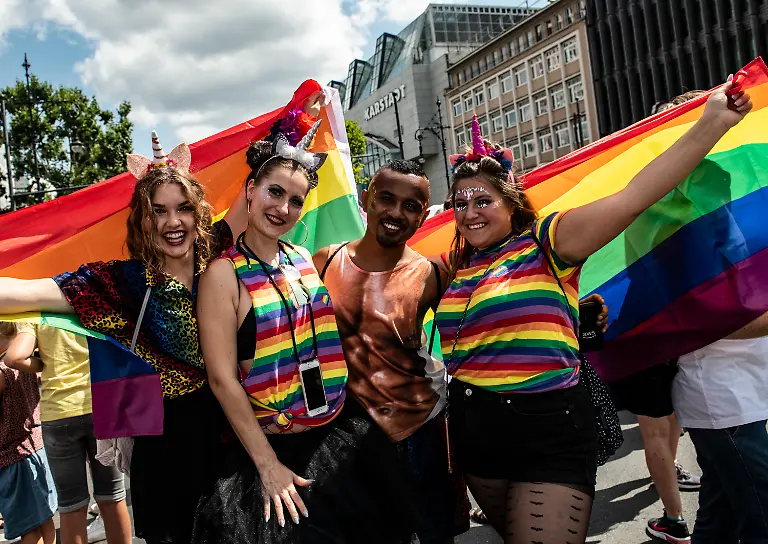 d7253af61332cd7a2f9d43ee7eb83031