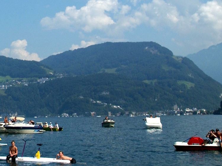 Der Vierwaldstättersee - benannt nach den vier hier angrenzenden Waldstätten: den Kantonen Uri, Unterwalden, Schwyz und Luzern.