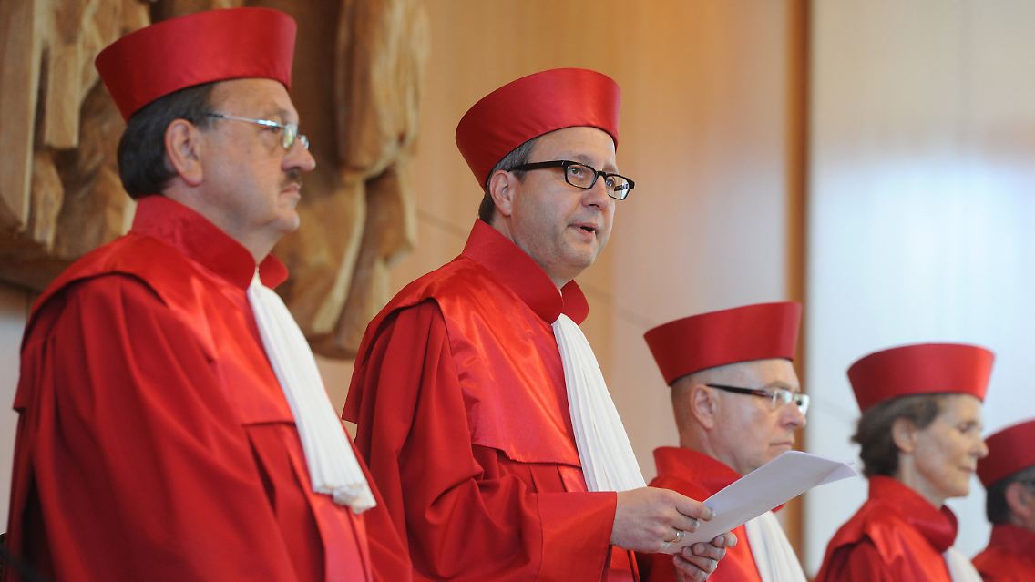 Der Zweite Senat bei der Urteilsverkündung.