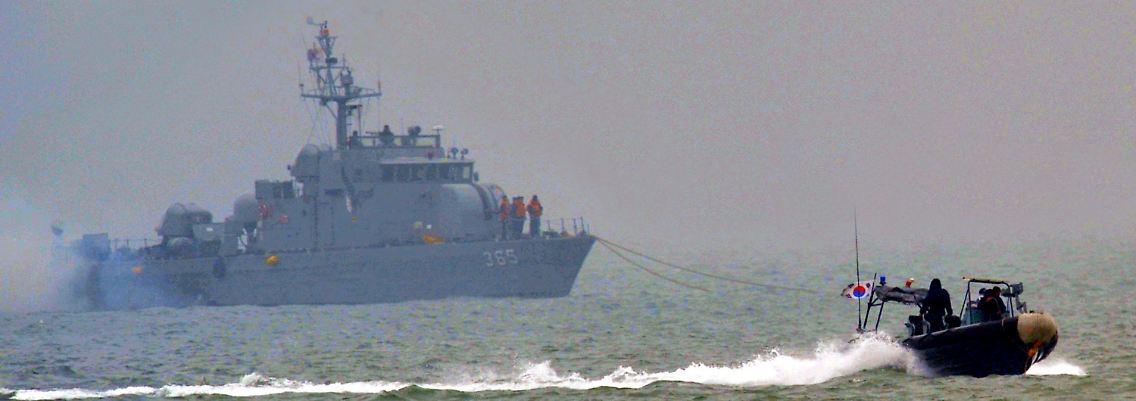 Die südkoreanische Armee - hier Schiffe der Marine und der Küstenwache - befindet sich in erhöhter Alarmbereitschaft.