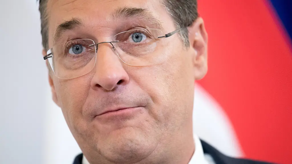 932a937341659d67824b4adaf49eef85