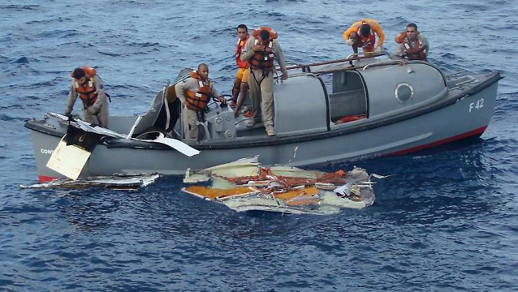 Schrecklicher Absturz: Die Maschine der französischen Fluggesellschaft befand sich auf dem Weg von Rio de Janeiro nach Paris.