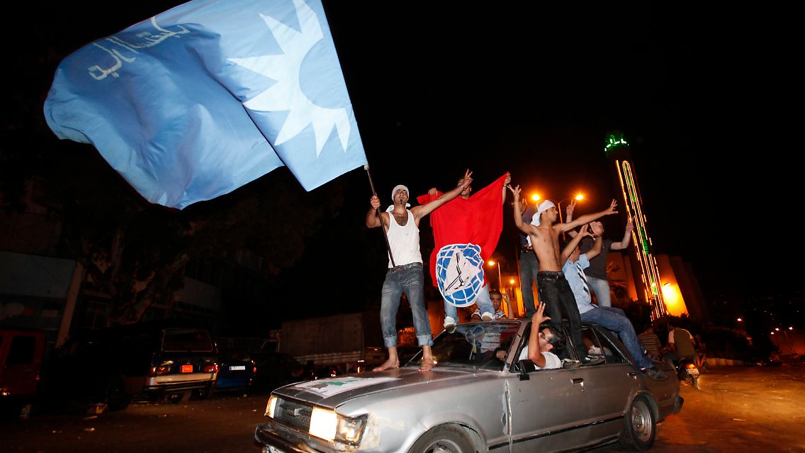 Anhänger der sunnitischen Partei feiern in Beirut.