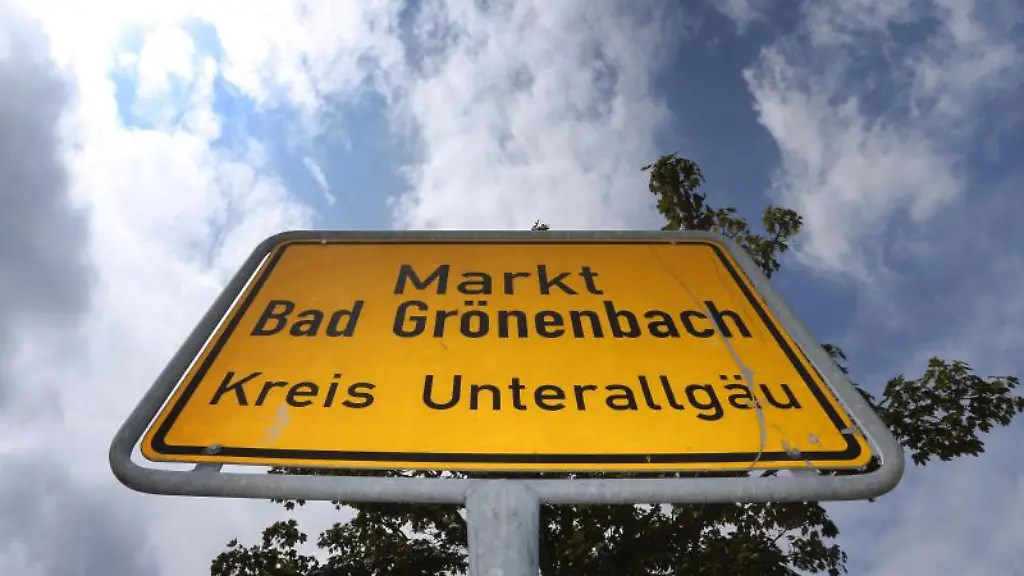 Das-Ortsschild-von-Bad-Groenenbach