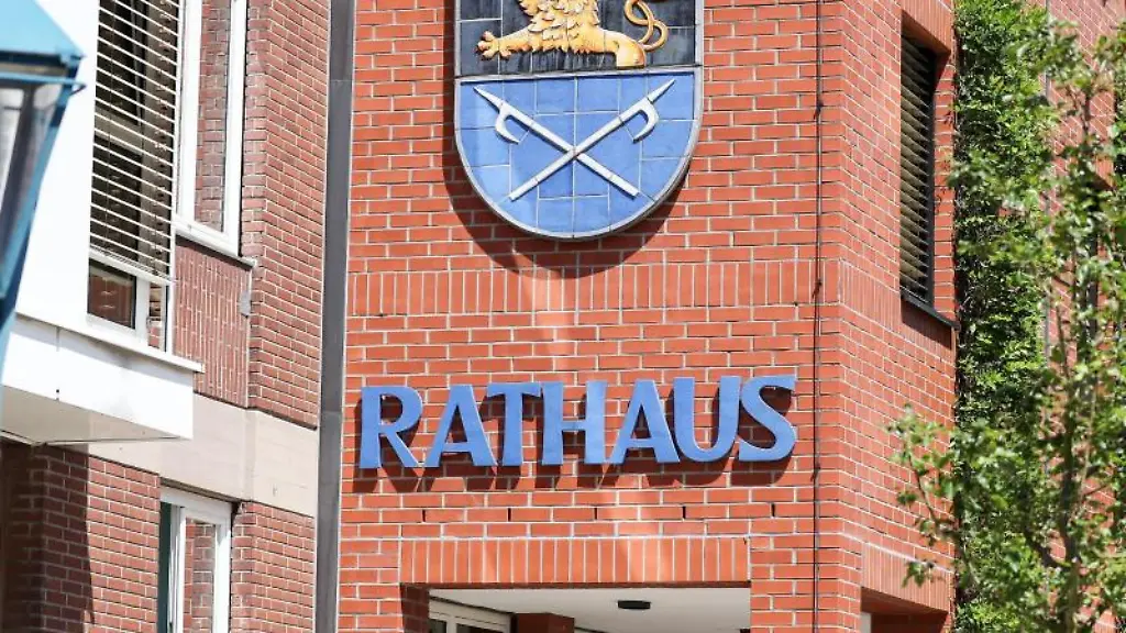 Das-Rathaus-der-Kleinstadt-Hockenheim