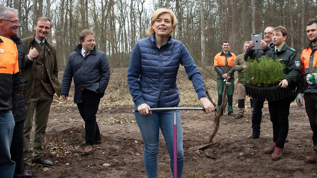 ddc98af2eeedcd8e55589cc12618a1ba