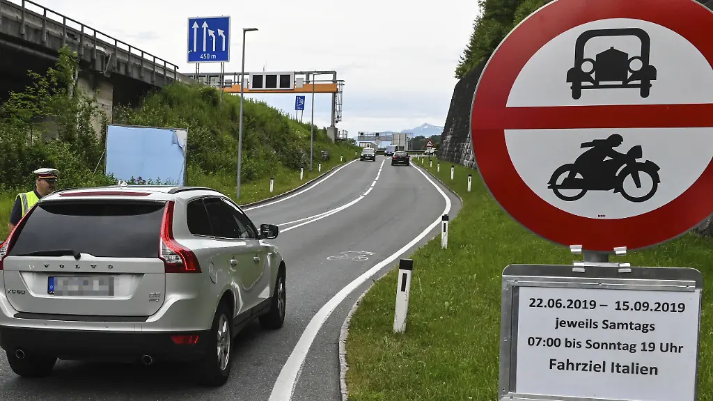 4b68f1a0c04572f645313bf23f6ff3d8