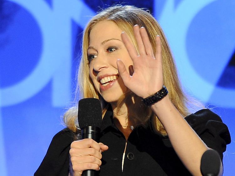 Chelsea Clinton und ihr Mann Mark engagieren sich.