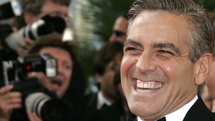 George Clooney springt nicht herum.