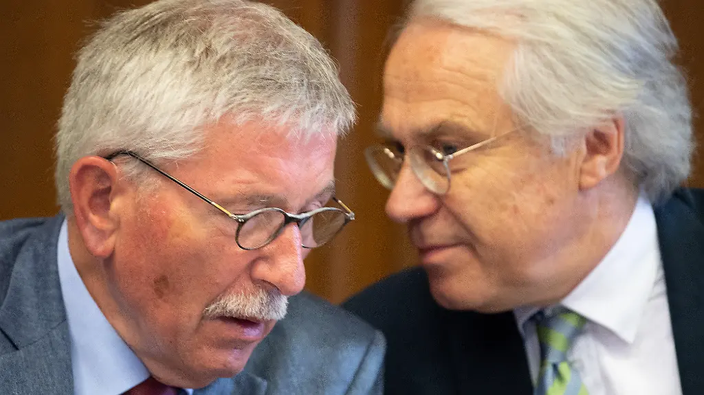 Thilo-Sarrazin-bei-der-Verhandlung-ueber-seinen-SPD-Rauswurf