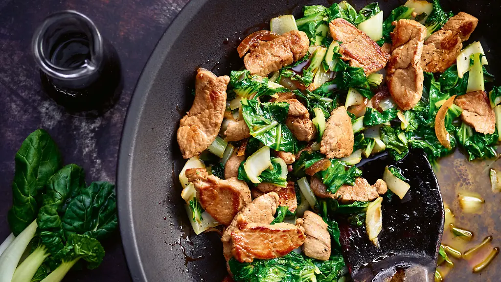 Gewoktes-Schweinefilet-mit-Pak-Choi