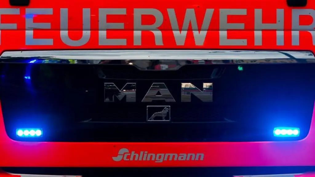 Ein-Einsatzwagen-der-Feuerwehr