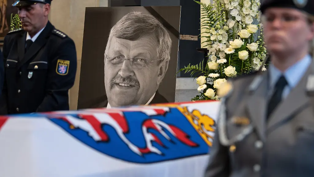 672d8d046f5805e946de0b2120fb74bd