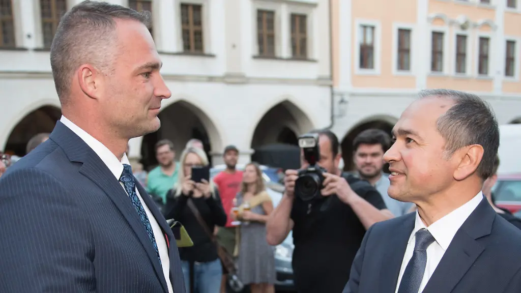 7b9f07361067b17980352aa15ced6599