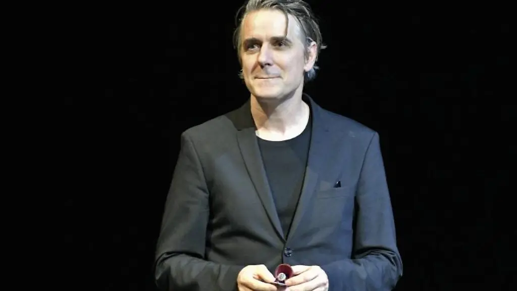 Jens-Harzer-deutscher-Schauspieler-und-Ensemblemitglied-am-Thalia-Theater-Hamburg