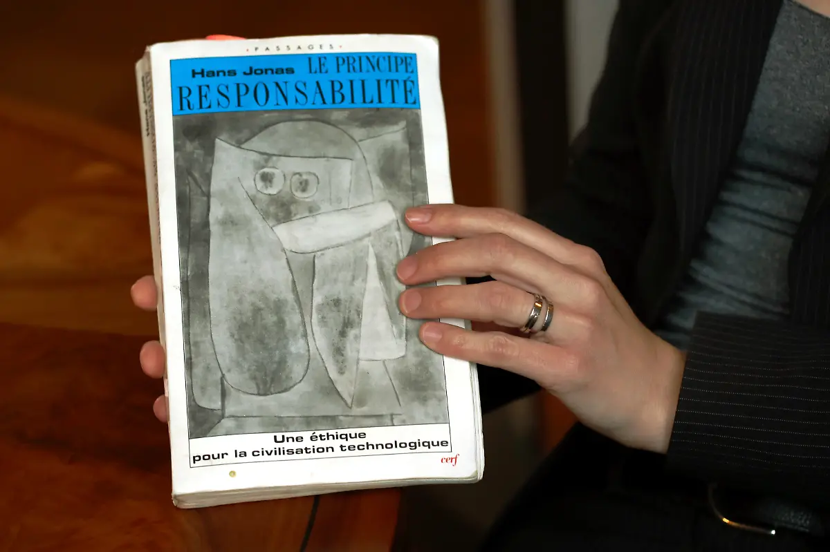 2258046945e65e2e63086efadcf870bc