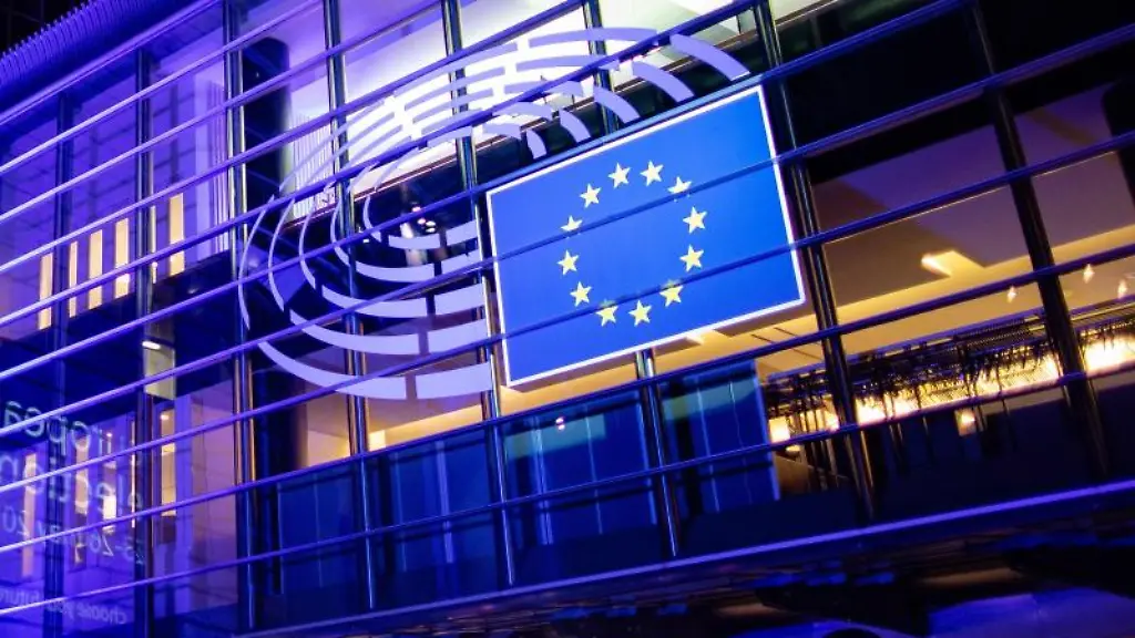 Das-Gebaeude-des-Europaeischen-Parlaments-in-Bruessel