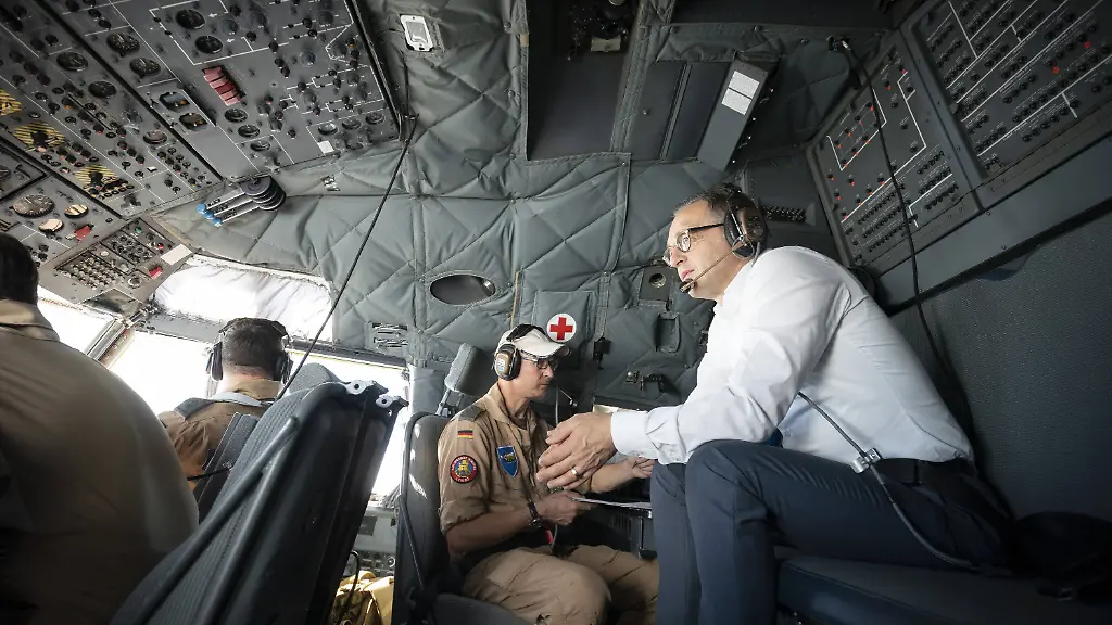 27a5083bc8b944efc400d02ae61bfef1