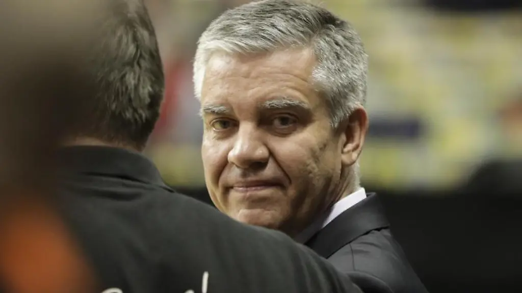 Der-wiedergewaehlte-Praesident-der-Fuechse-Berlin-Frank-Steffel