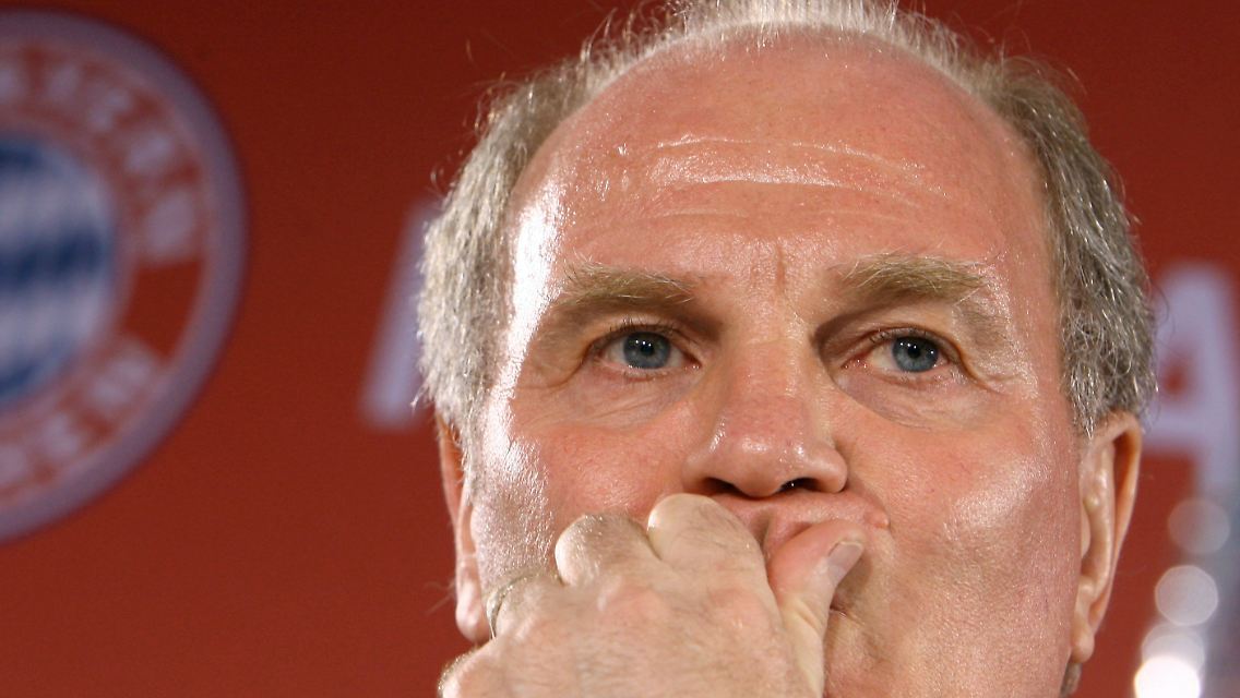 Wieder frohen Mutes: Uli Hoeneß liegt mit dem FC Bayern kurz vor Saisonende doch wieder auf Champions-League-Kurs.