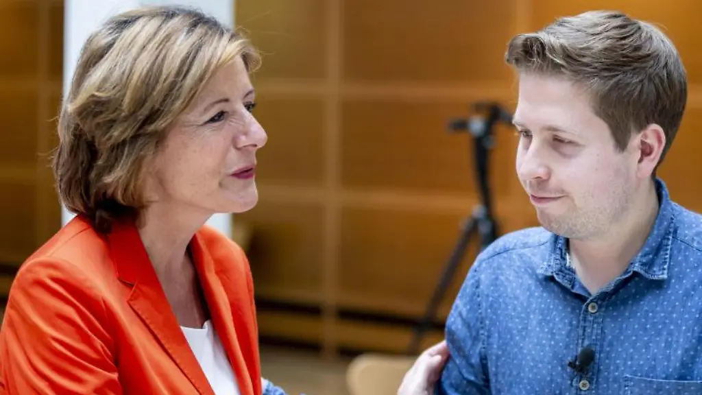 Malu-Dreyer-SPD-Ministerpraesidentin-von-Rheinland-Pfalz-und-Kevin-Kuehnert-SPD-Bundesvorsitzender-der-Jusos