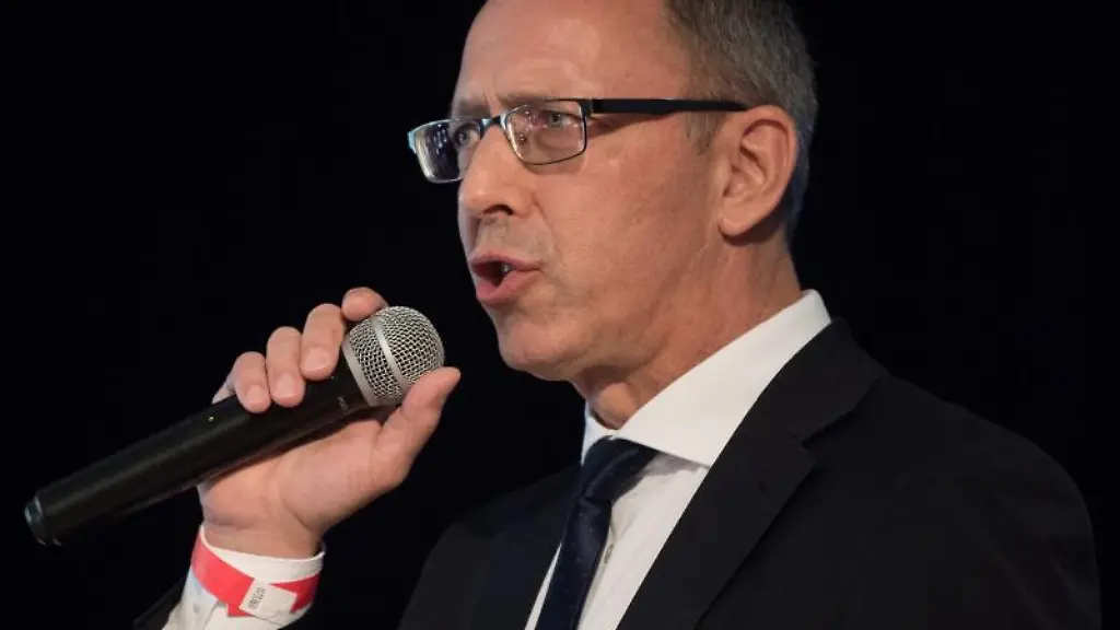 Joerg-Urban-Vorsitzender-der-AfD-in-Sachsen-spricht-auf-dem-Landesparteitag