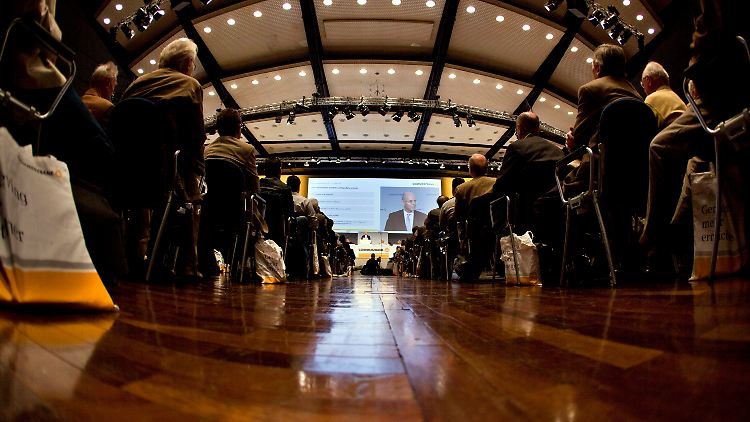 Aktionärskultur in Deutschland: Die Jahrhunderthalle war recht gut gefüllt.