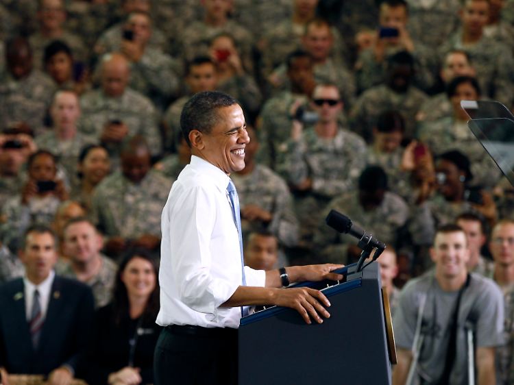 Obama bei seiner Ankunft auf dem Militärstützpunkt Fort Campbell im Bundesstaat Kentucky.