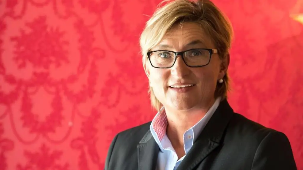 Die-Praesidentin-des-Bayerischen-Lehrer-und-Lehrerinnenverbandes-BLLV-Simone-Fleischmann