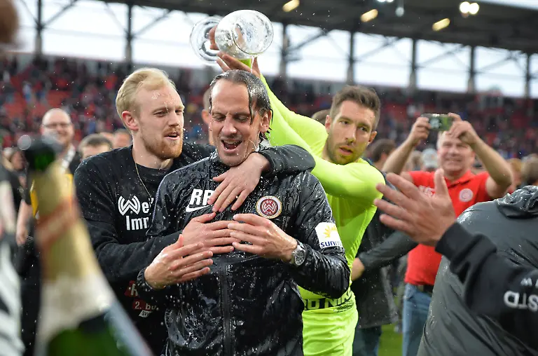 bfcc0b6b8c082edcf25c91fdbb359be6