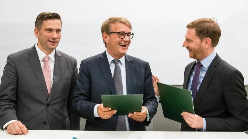 Martin-Dulig-SPD-l-r-Ronald-Pofalla-und-Michael-Kretschmer-CDU