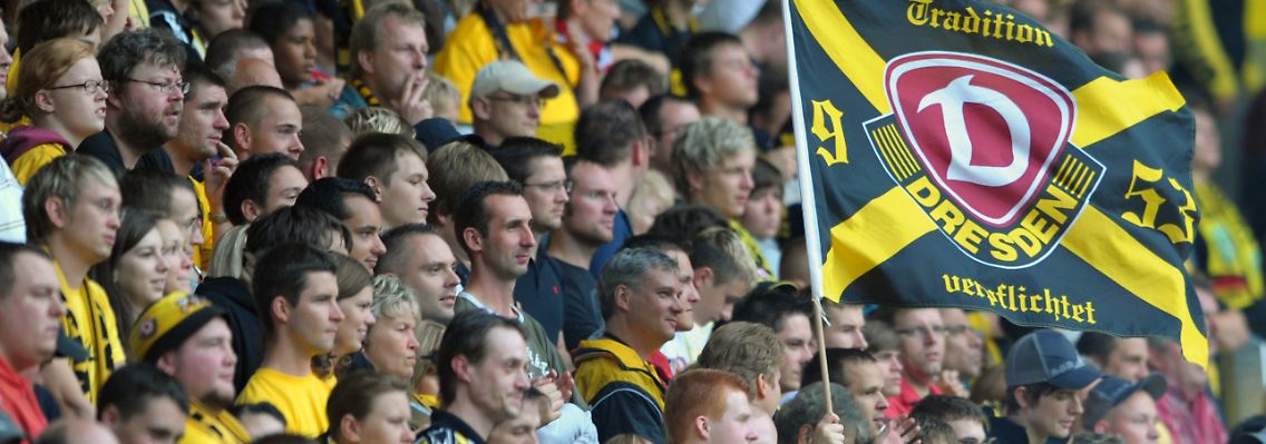 Heimsieg: Dresdens Fans hoffen auf den Aufstieg in die zweite Fußball-Bundesliga.