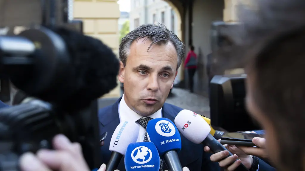 fe2a7b438fc5a302edd902fb0749d279