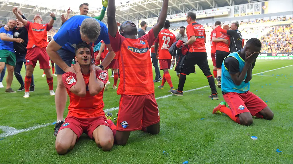 93d9a404c0fc1e8623c5e0374feabe07